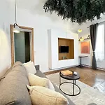 Sumptuous flat with lift near Opéra