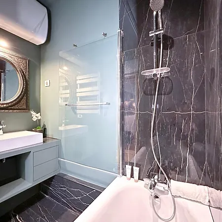 Opera - Prestige With Lift For 4 Apartment